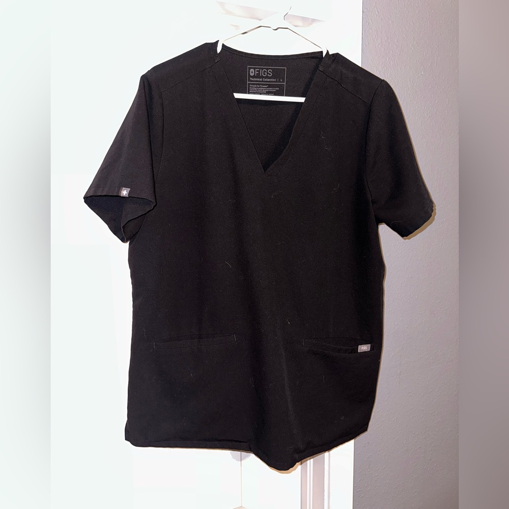 Figs scrub top
